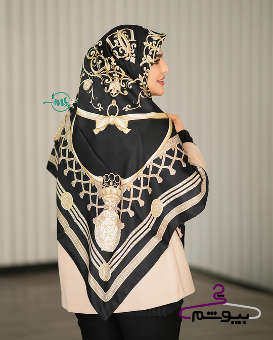 روسری ابریشم ژاکارد طرح دیور پاپیون مشکی کرم